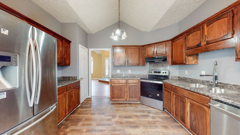 5012 Sunshine Dr, Antioch, TN 37013