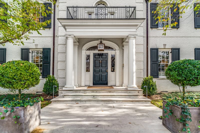 1216 Canterbury Dr, Nashville, TN 37205