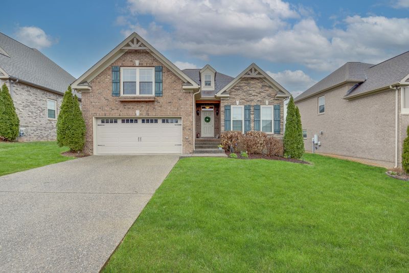 4006 Madrid Dr, Spring Hill, TN 37174