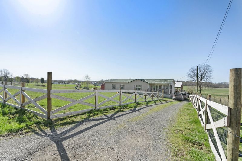 3972 Armstrong Rd, Springfield, TN 37172