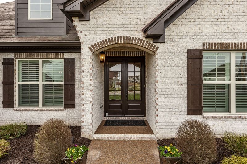 1102 Summerstar Cir, Gallatin, TN 37066