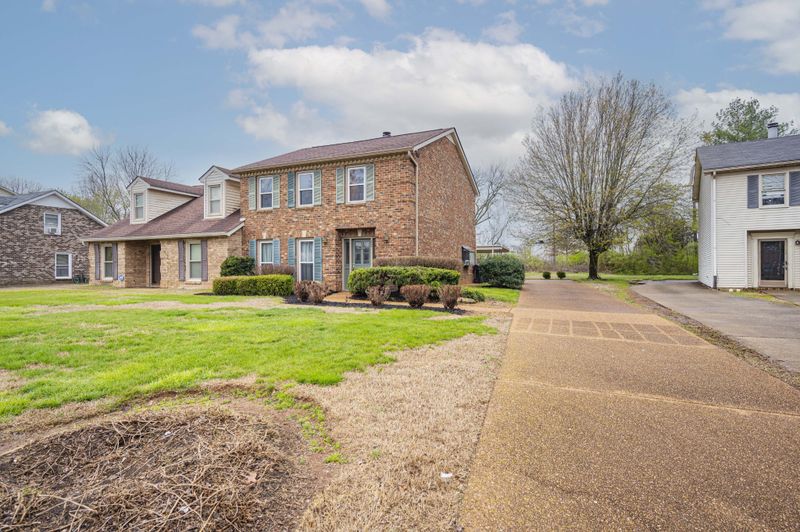 1829 Lexington Trce, Murfreesboro, TN 37130