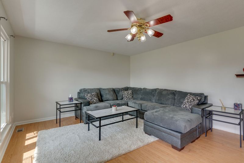 1011 N 1st St, Westmoreland, TN 37186