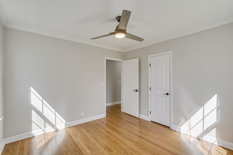 979 Greerland Dr, Nashville, TN 37204