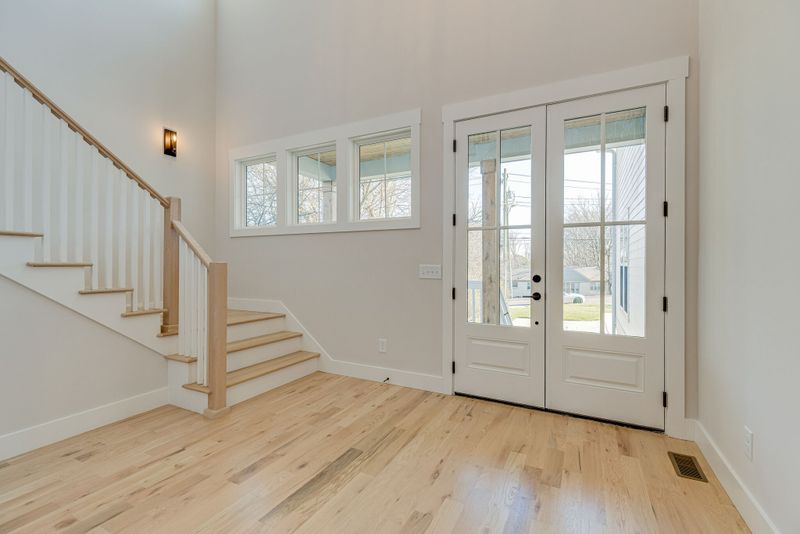 1716 Porter Rd, Nashville, TN 37206