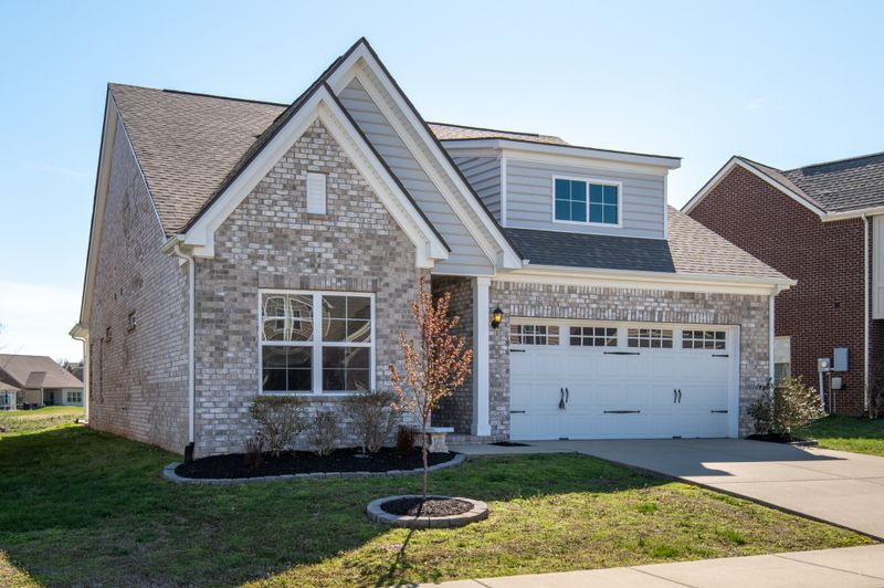 1109 Jamestown Dr, Lebanon, TN 37087
