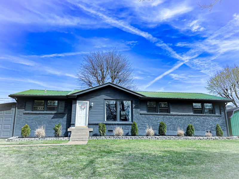 100 Veebelt Dr, Hendersonville, TN 37075