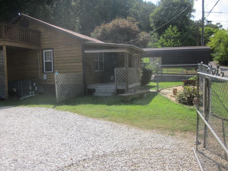 122 Heggie Rd, Rossville, GA 30741