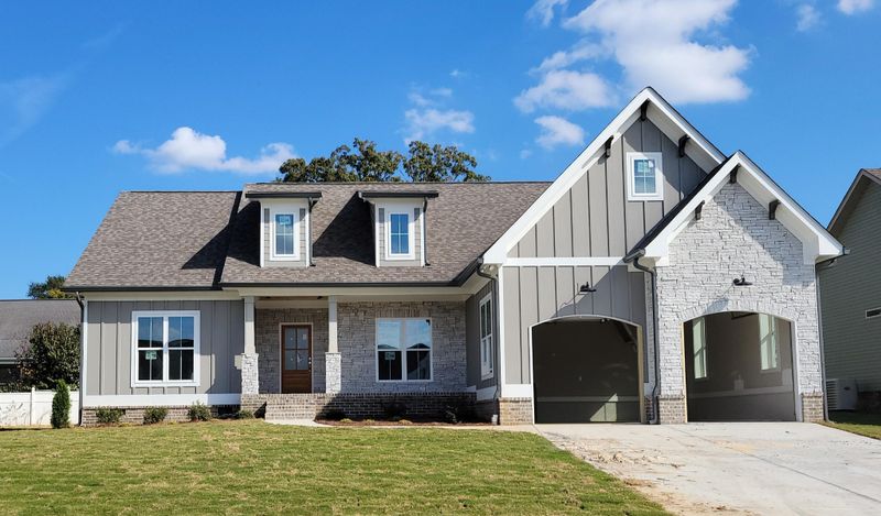 66 Fallen Leaf Dr, Chickamauga, GA 30707