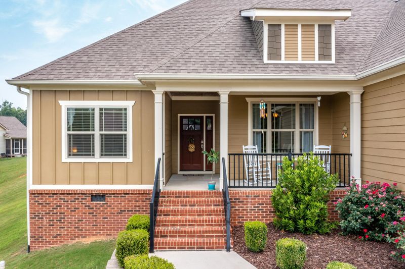 83 Vineyard Blvd, Ringgold, GA 30736