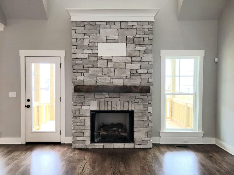 95 Bending Oak Dr, Chickamauga, GA 30707