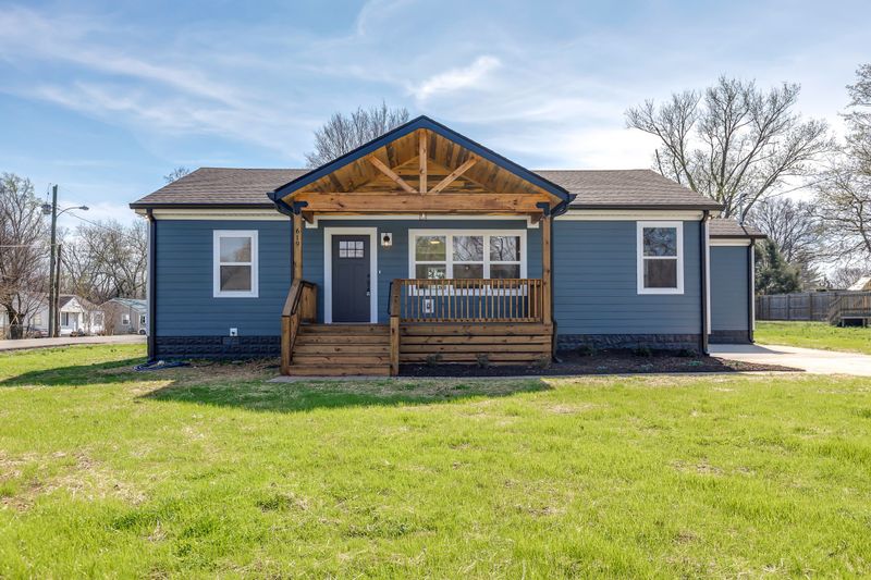 619 Peachtree St, Murfreesboro, TN 37129