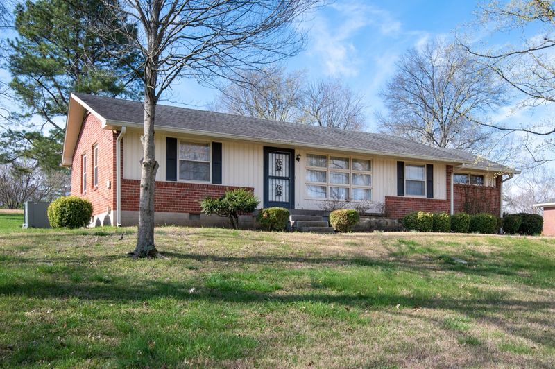 6725 Fleetwood Dr, Nashville, TN 37205