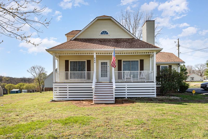684 Chicken Rd, Lebanon, TN 37090