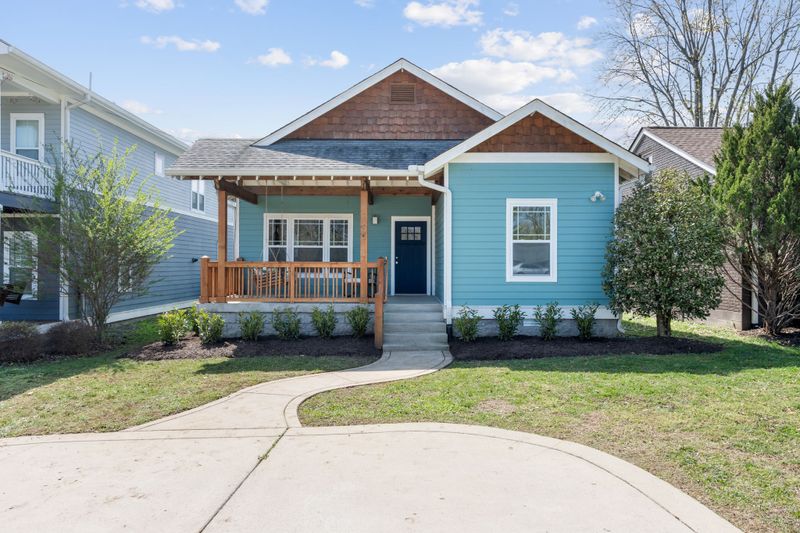 2202 Porter Rd, Nashville, TN 37206