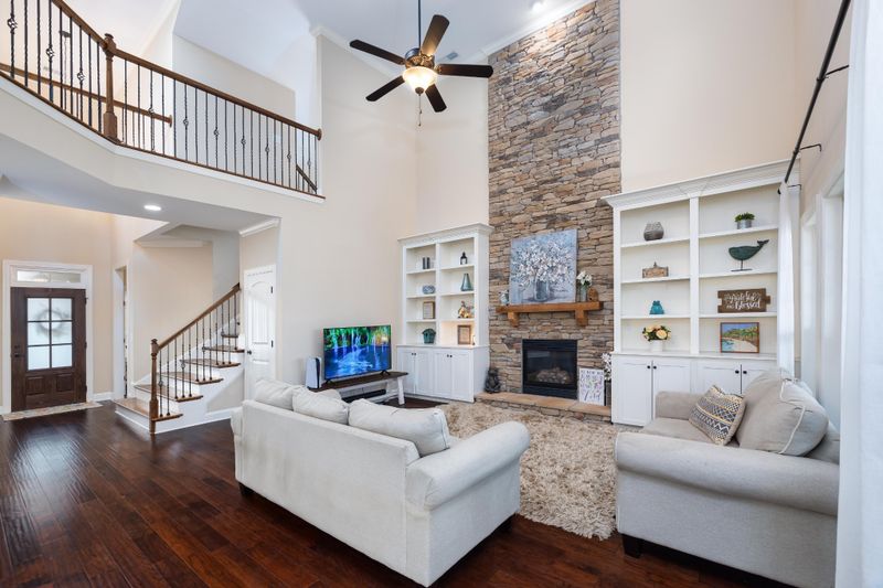1390 Round Hill Ln, Spring Hill, TN 37174