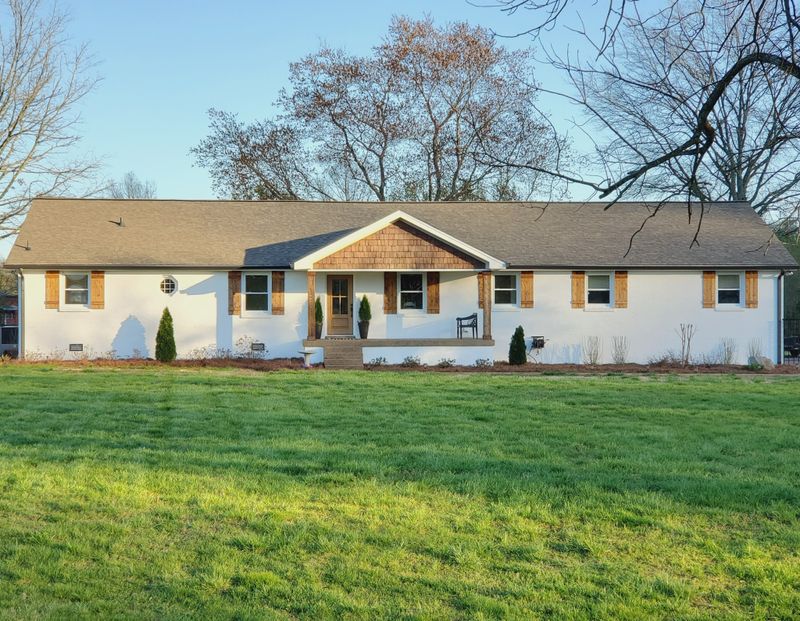 1012 Sandy Valley Rd, Hendersonville, TN 37075