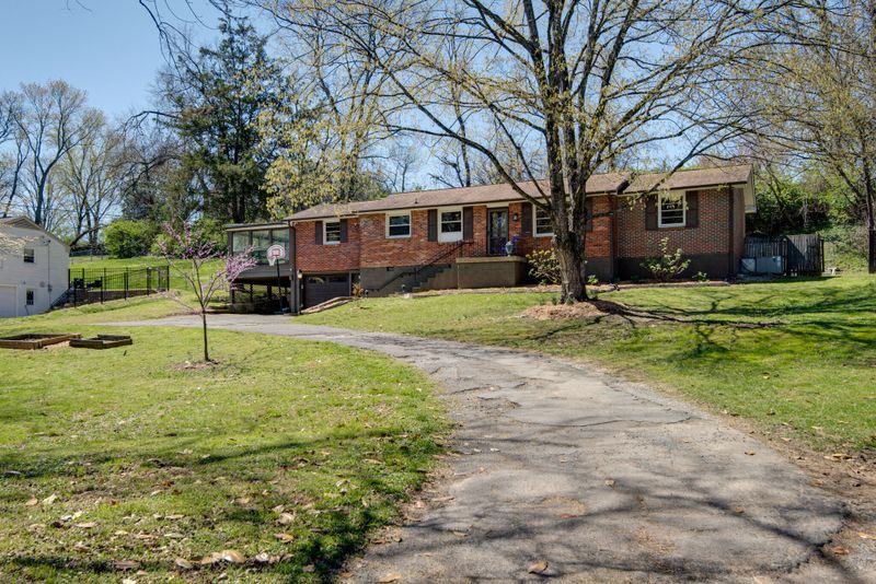 611 Durrett Dr, Nashville, TN 37211