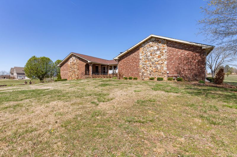 5344 Stacy Springs Rd, Springfield, TN 37172