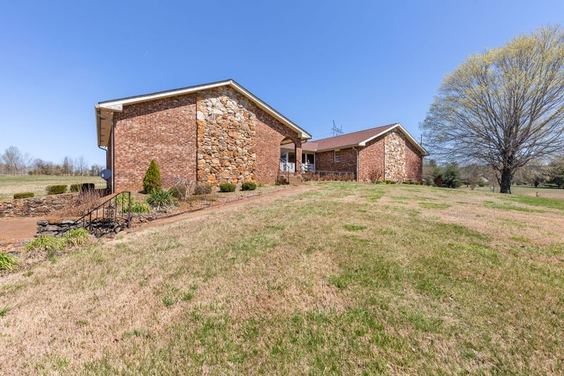 5344 Stacy Springs Rd, Springfield, TN 37172