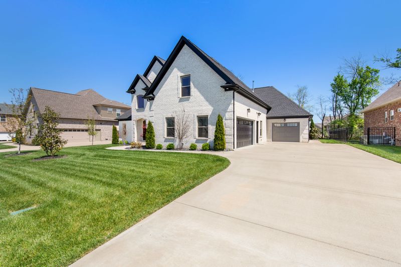 2811 Presley Dr, Murfreesboro, TN 37128