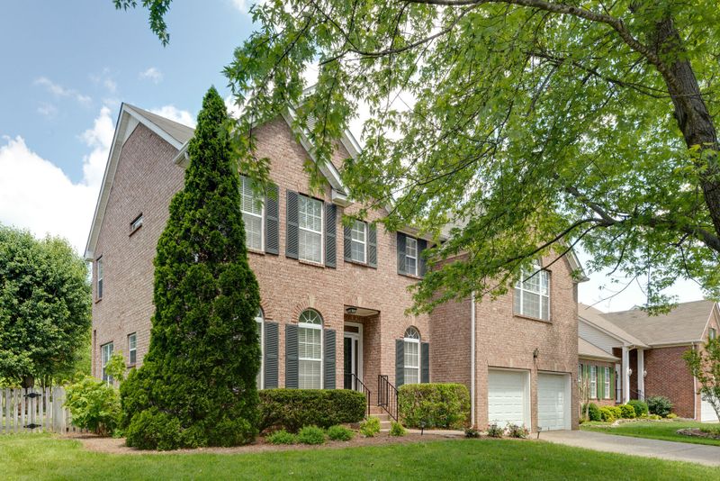 5613 Traceside Dr, Nashville, TN 37221
