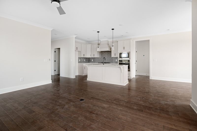6833 Chatsworth Ct, Murfreesboro, TN 37129