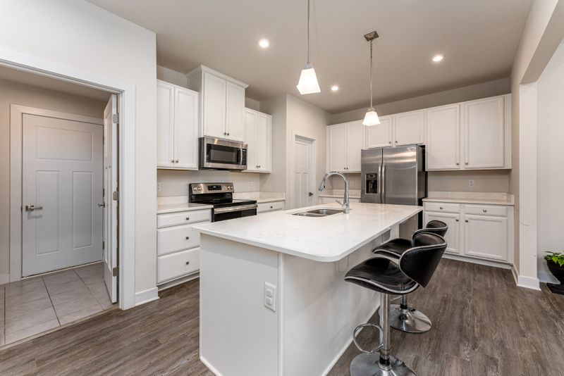 5020 Mooregate Dr, Antioch, TN 37013