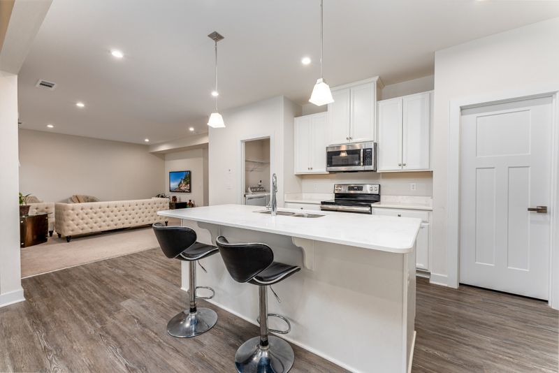 5020 Mooregate Dr, Antioch, TN 37013