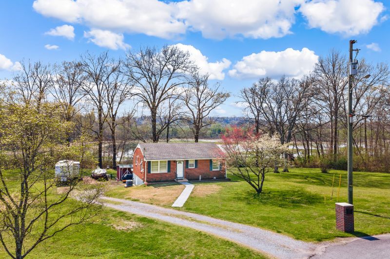127 Riner Ct, Old Hickory, TN 37138
