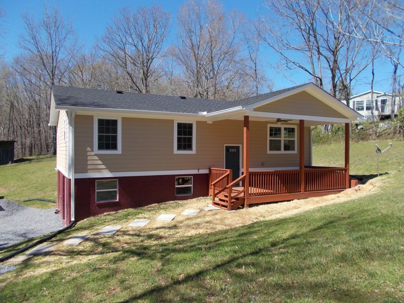 345 Stage Rd, Charlotte, TN 37036