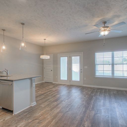 1832 Streamsong Dr, Murfreesboro, TN 37127