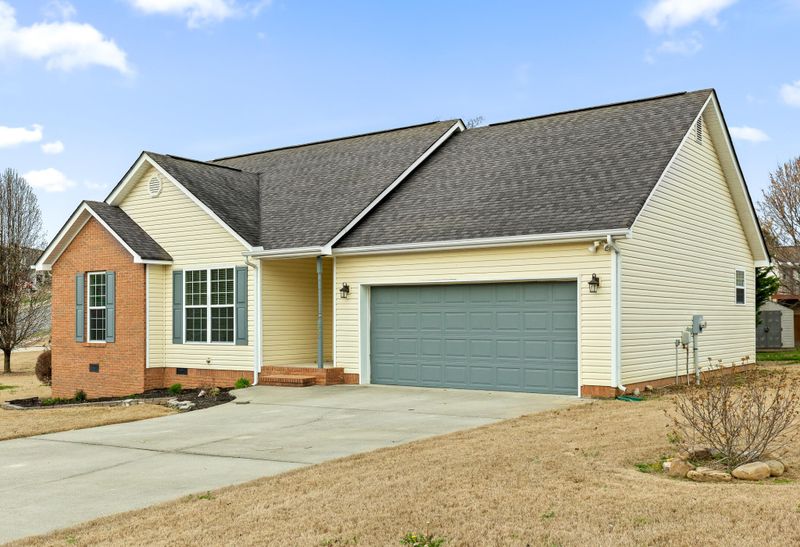 355 Battle Bluff Dr, Rossville, GA 30741