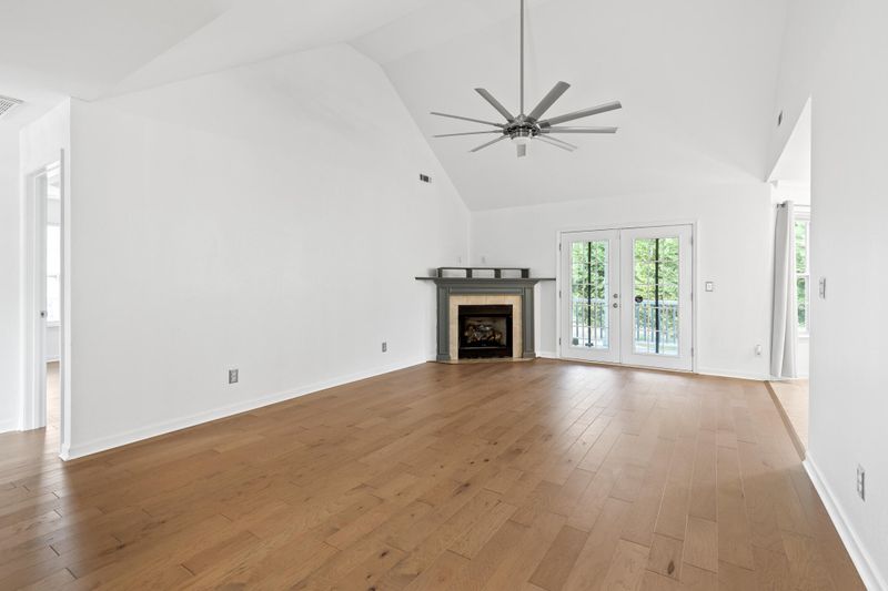 355 Battle Bluff Dr, Rossville, GA 30741