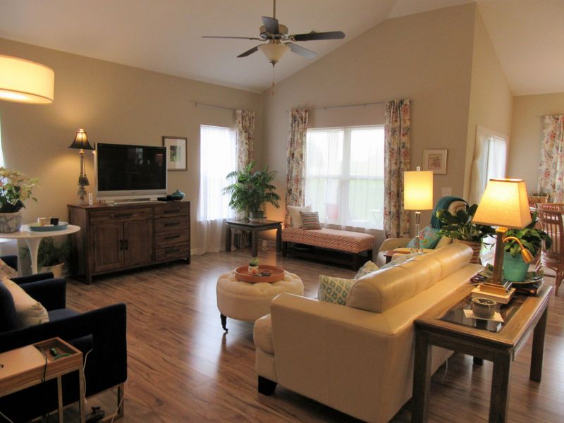 349 Lola Ln, Cottontown, TN 37048