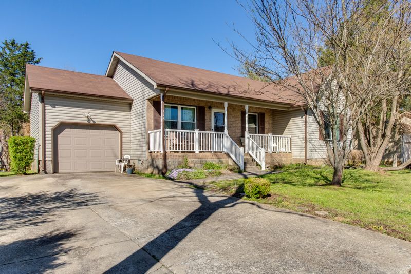 415 Country Village Dr, Smyrna, TN 37167