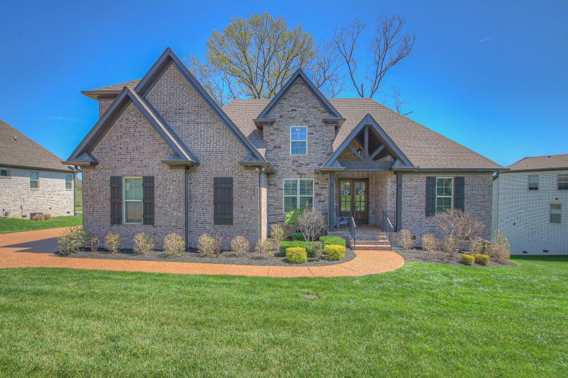 1118 Luxborough Dr, Hendersonville, TN 37075