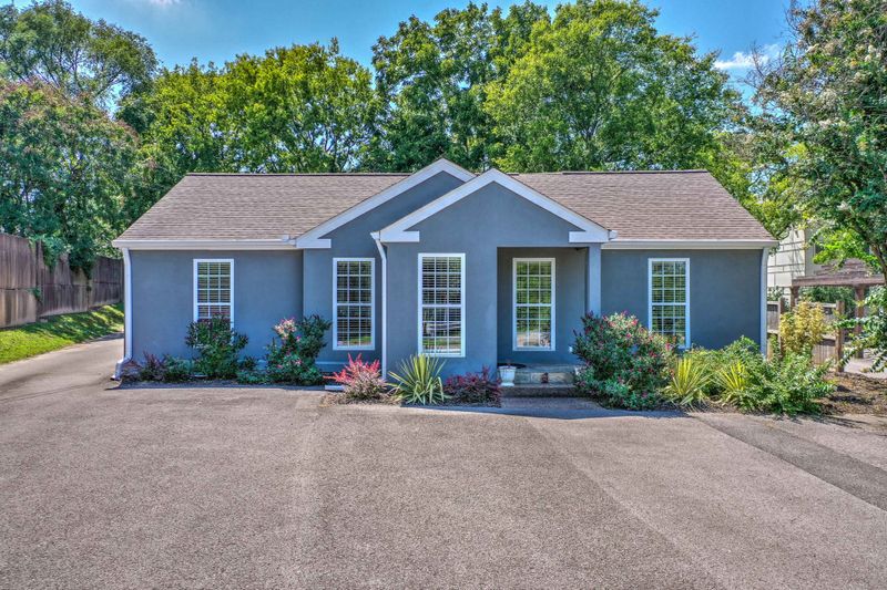 2713 Greystone Rd, Nashville, TN 37204
