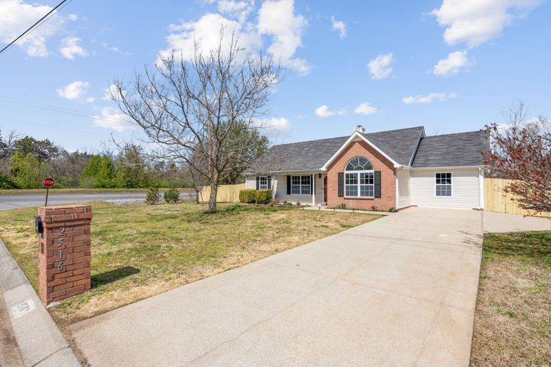 2516 Moore Way, La Vergne, TN 37086