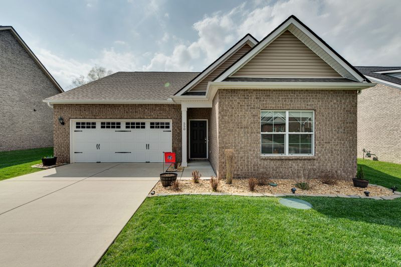 550 Oakvale Ln, Mount Juliet, TN 37122