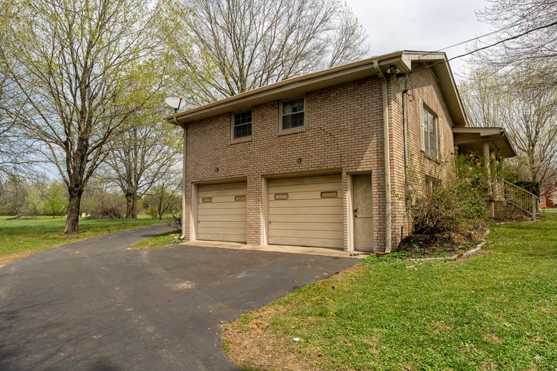 209 Young Rd, Lebanon, TN 37090