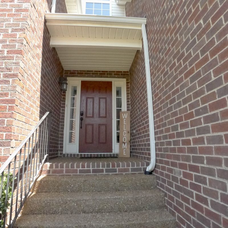 6732 Sunnywood Dr, Nashville, TN 37211