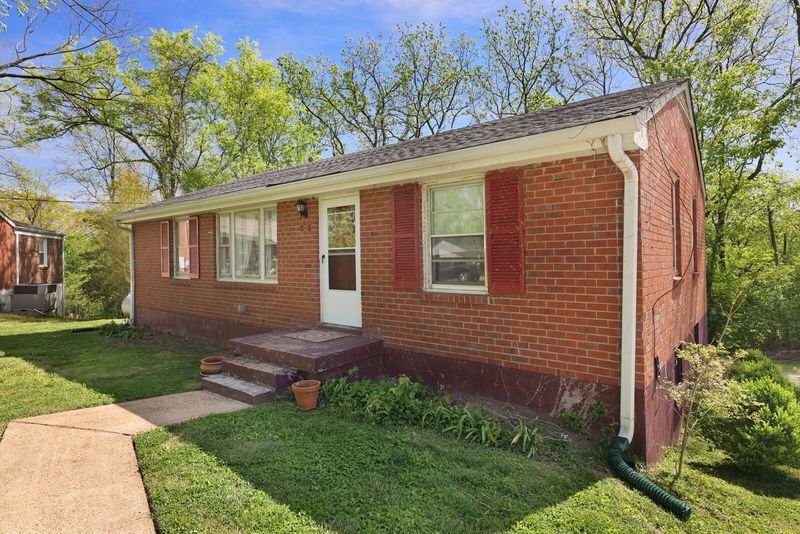 305 Melpar Dr, Nashville, TN 37211