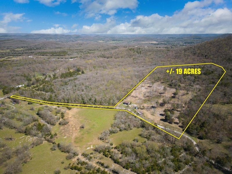 9742 Bradyville Pike, Readyville, TN 37149