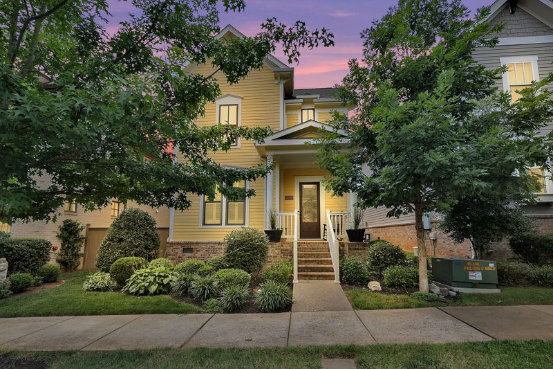 525 Sydenham Dr E, Franklin, TN 37064