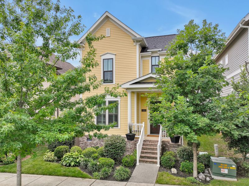 525 Sydenham Dr E, Franklin, TN 37064