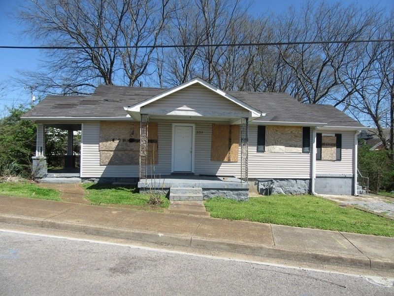 2215 Hermosa St, Nashville, TN 37208
