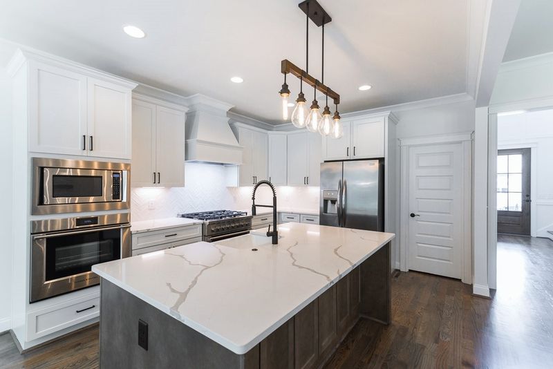 684 Nottingham Ave, Hendersonville, TN 37075