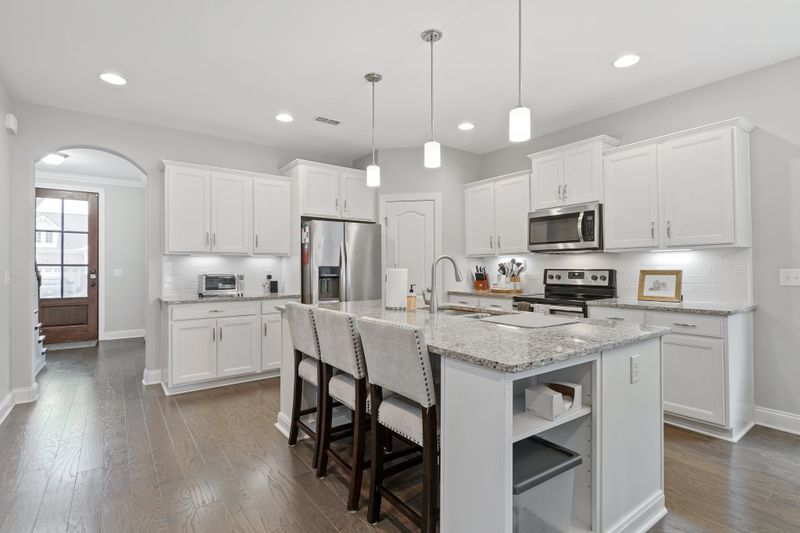 676 Fall Creek Cir, Goodlettsville, TN 37072