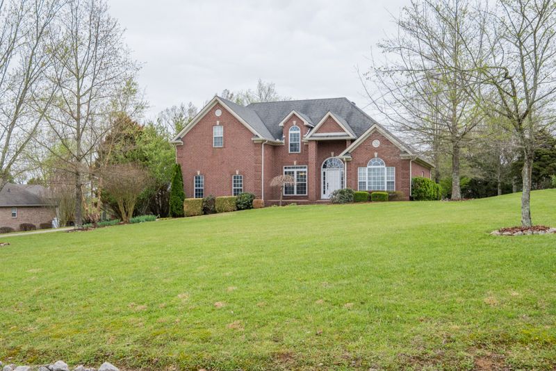 1439 Oak Leaf Dr, Columbia, TN 38401